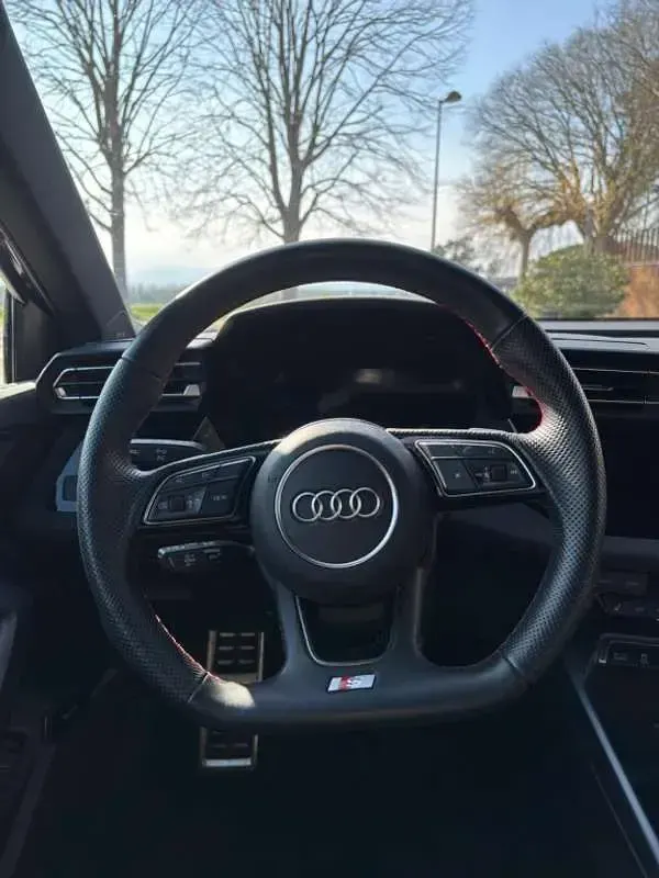 Usado Audi S3 Sportback Performance 333 CV (244 kW) 2024 Negro Utilitario