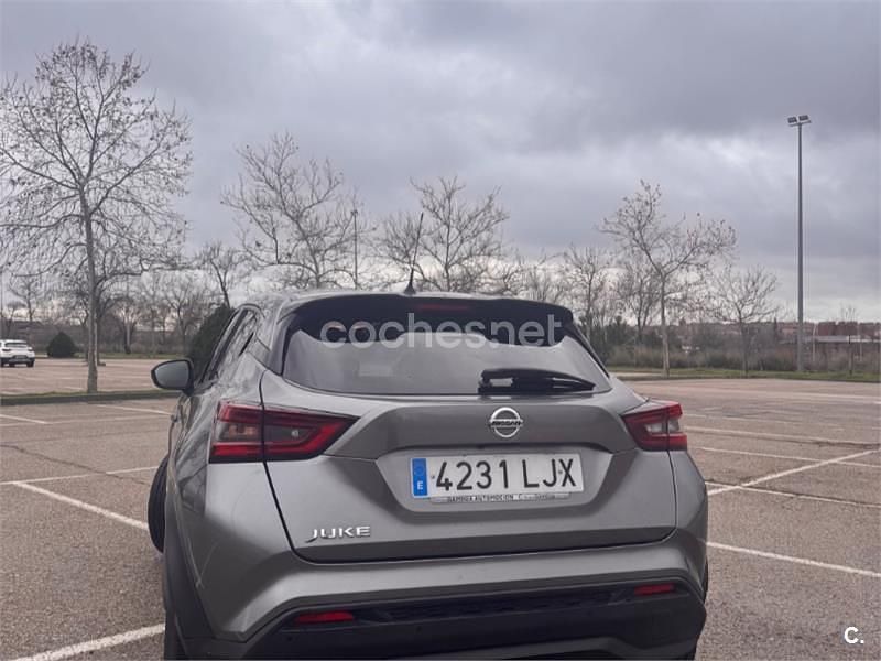 Usado Nissan Juke Acenta 117 CV (86 kW) 2020 Gris / plata SUV