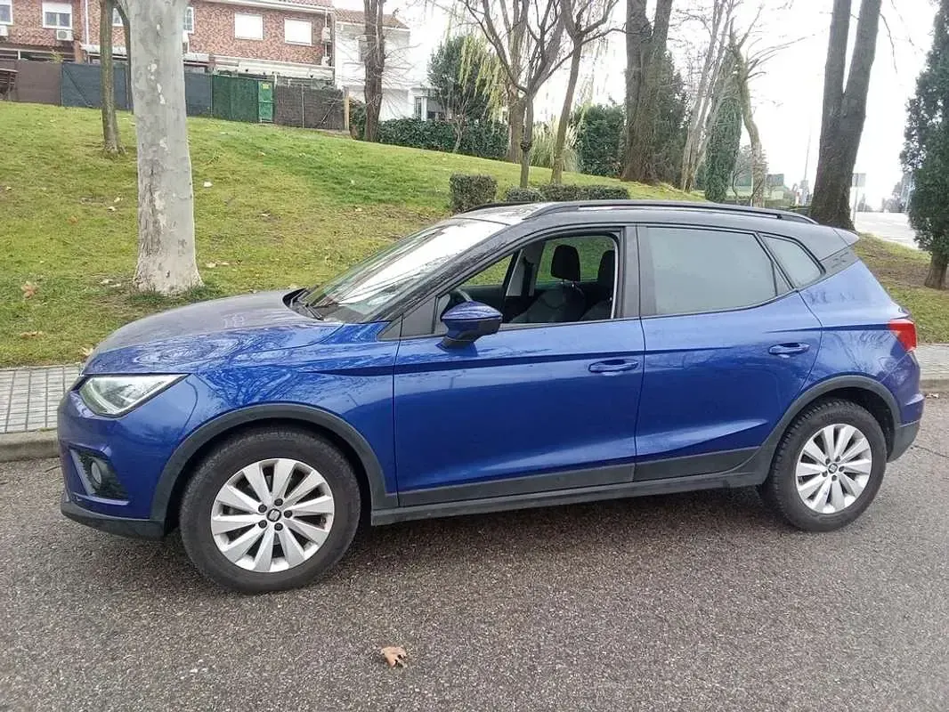 Usado Seat Arona Style 116 CV (85 kW) 2021 Azul SUV