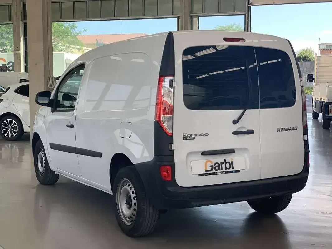 Usado Renault Kangoo 80 CV (58 kW) 2020 Blanco Monovolumen