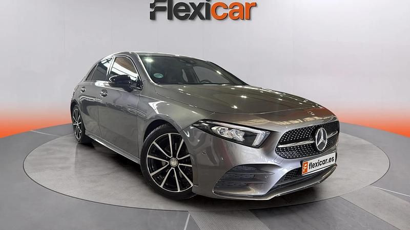 Usado Mercedes A180 116 CV (85 kW) 2019 Gris Utilitario
