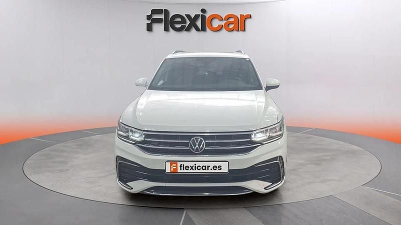 Käytetty VW Tiguan R-line 150 HP (110 kW) 2021 Valkoinen Katumaasturi