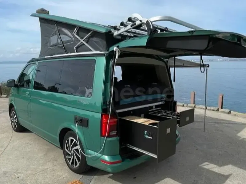 Usado VW California Beach 150 CV (110 kW) 2021 Verde Van