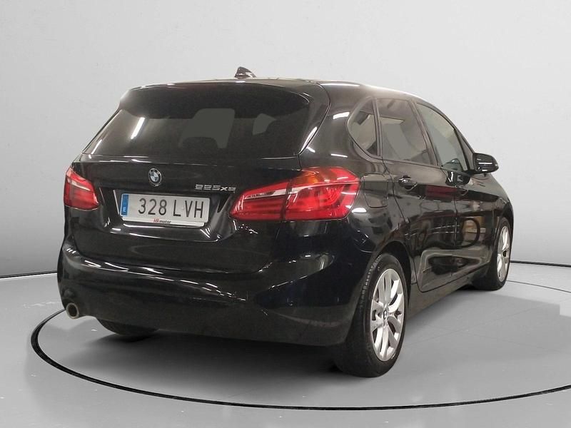Usado BMW 225 Active Tourer iPerformance 224 CV (164 kW) 2021 Monovolumen