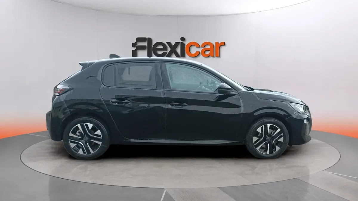 Usado Peugeot 208 Allure 101 CV (74 kW) 2025 Negro Utilitario