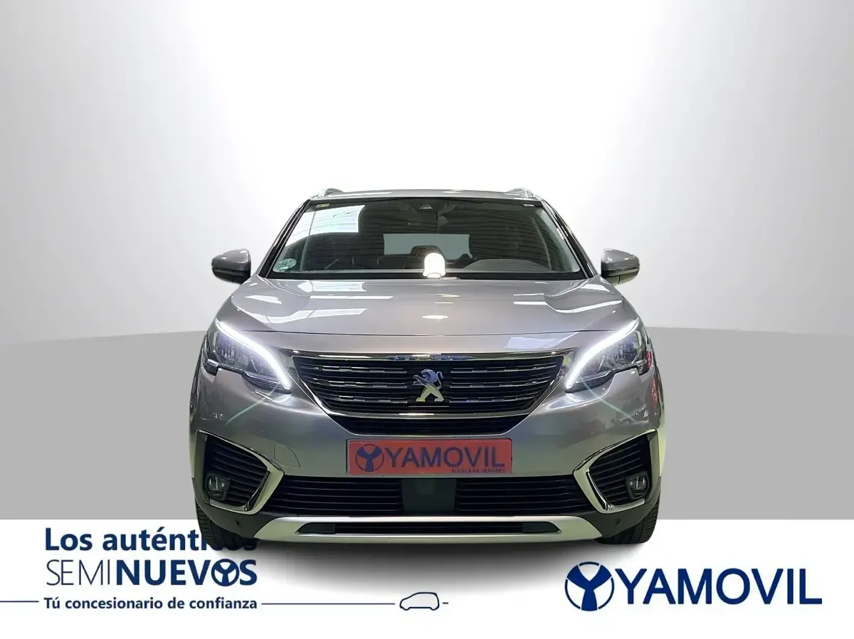 Usado Peugeot 5008 Allure 130 CV (95 kW) 2019 Gris / plata SUV