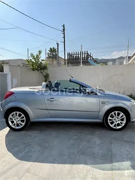 Usado Opel Tigra Enjoy 90 CV (66 kW) 2006 Azul Descapotable
