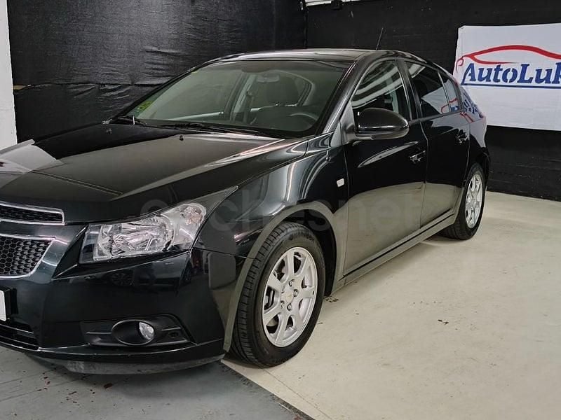 Usado Chevrolet Cruze LT 130 CV (95 kW) 2012 Negro Berlina