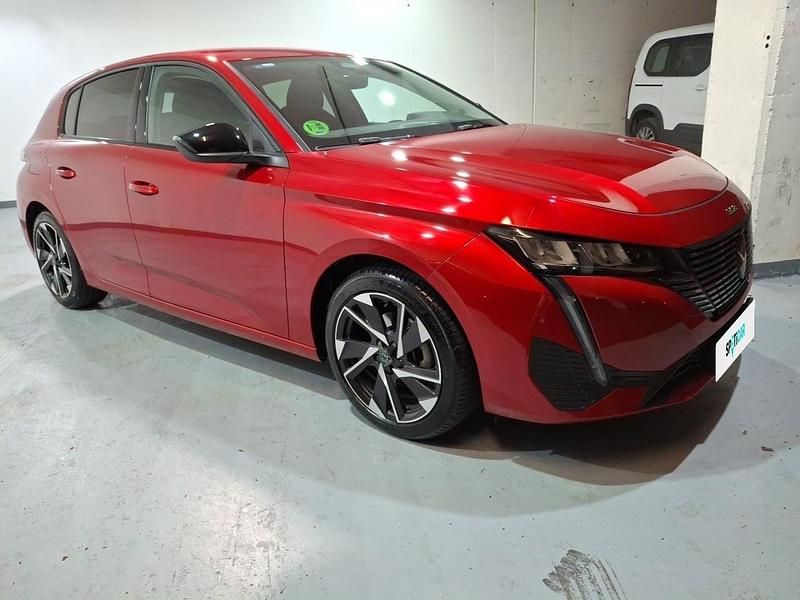 Usado Peugeot 308 Allure 131 CV (96 kW) 2022 Rojo Berlina