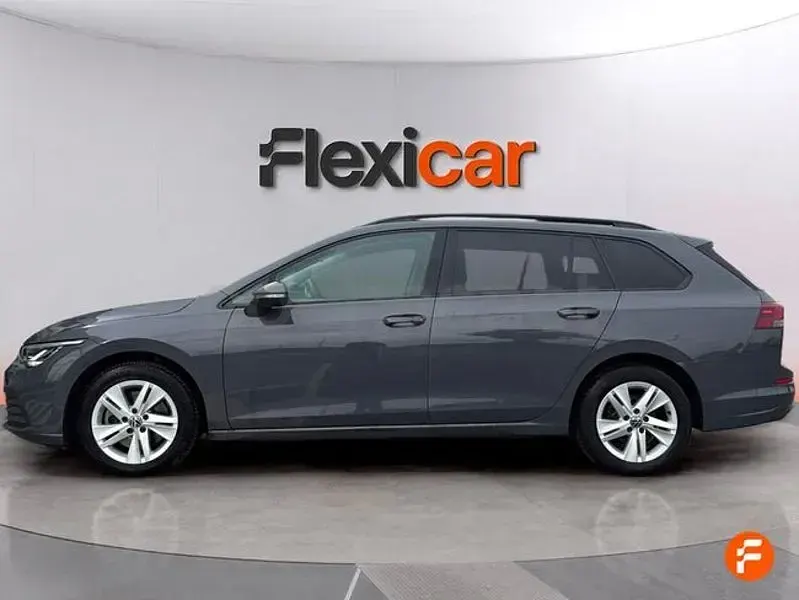 Usado VW Golf VIII 115 CV (84 kW) 2021 Gris / plata Berlina