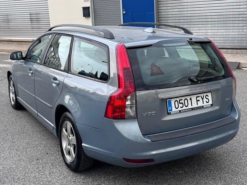 Usado Volvo V50 Momentum 109 CV (80 kW) 2007 Azul Familiar