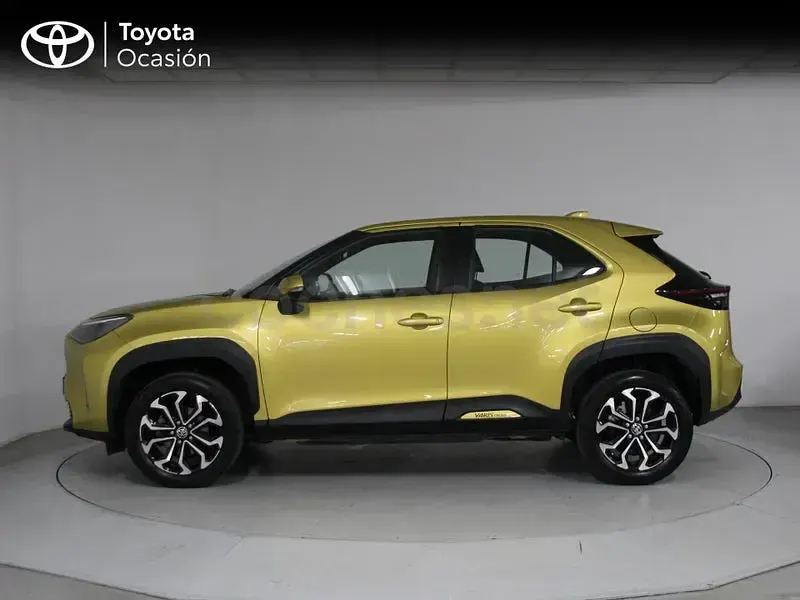 Usado Toyota Yaris Cross Active 116 CV (85 kW) 2024 Blanco SUV