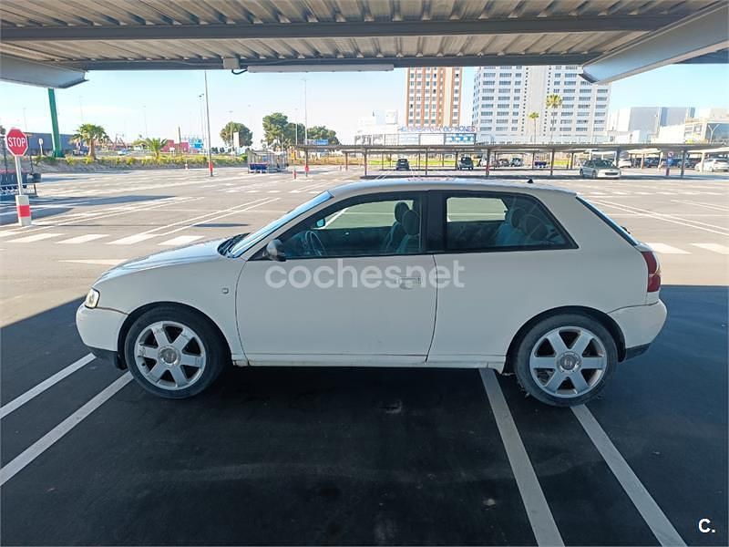 Usado Audi A3 Ambiente 150 CV (110 kW) 1998 Blanco Berlina