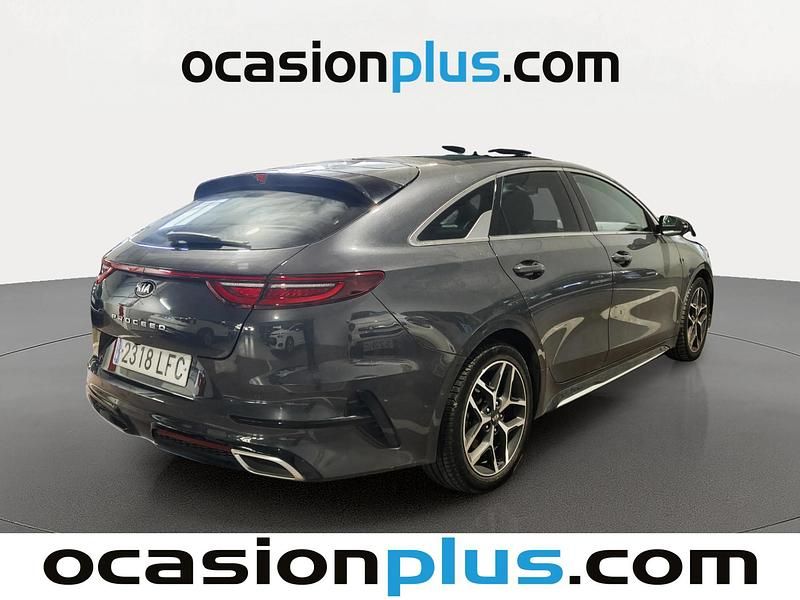 Usado Kia ProCeed GT-Line 140 CV (102 kW) 2020 Gris Utilitario