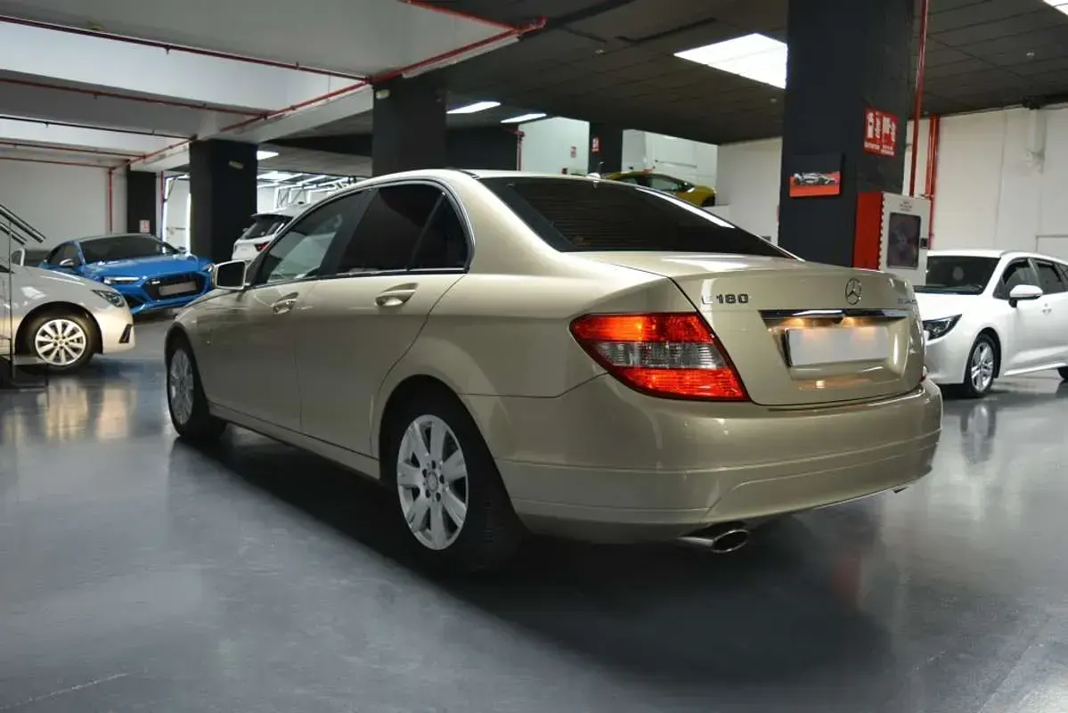 Usado Mercedes C180 Edition 156 CV (114 kW) 2010 Beige Berlina