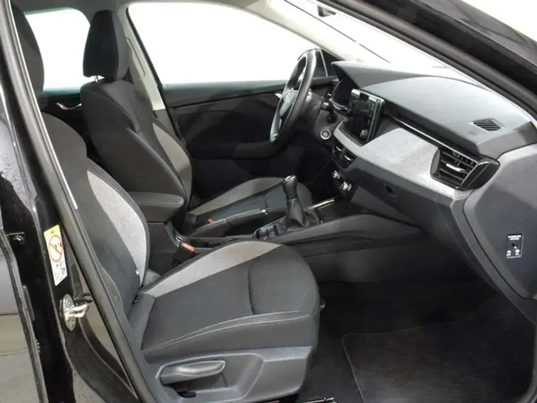 Usado Skoda Kamiq Selection 116 CV (85 kW) 2025 Negro SUV
