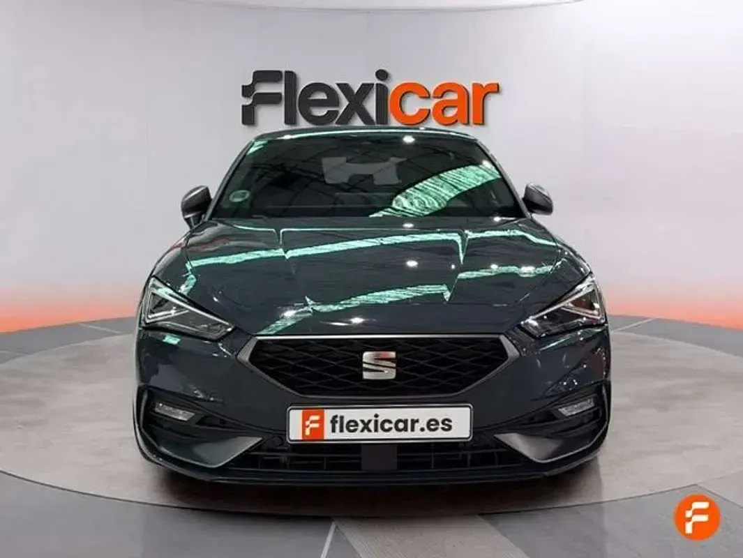 Usado Seat Leon FR 116 CV (85 kW) 2025 Gris Utilitario