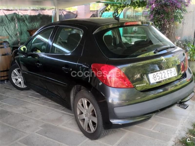 Negro Usado 2007 Peugeot 207 Berlina | 2500 € (Buen precio) - Imagen 1/4