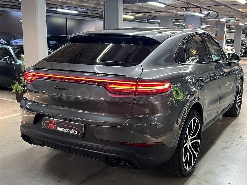 Usado Porsche Cayenne 462 CV (339 kW) 2020 Gris / plata SUV