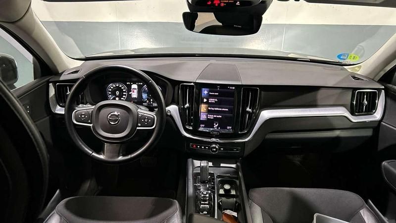 Usado Volvo XC60 Momentum 190 CV (139 kW) 2020 Gris SUV