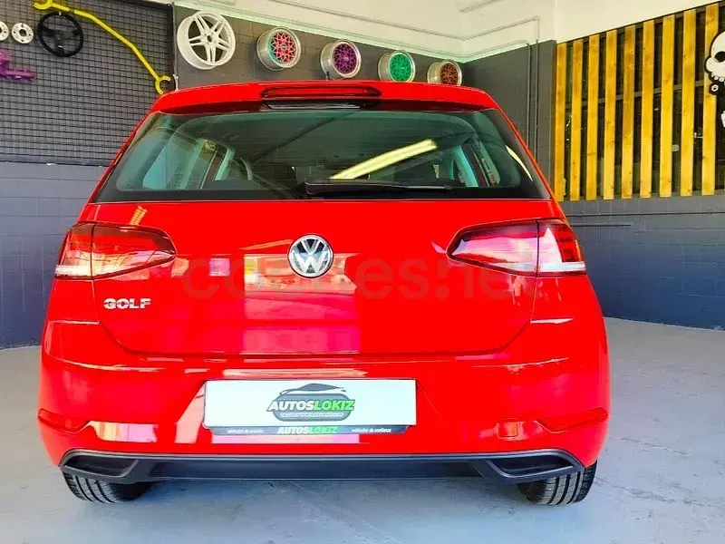 Usado VW Golf VII 110 CV (80 kW) 2018 Rojo Berlina