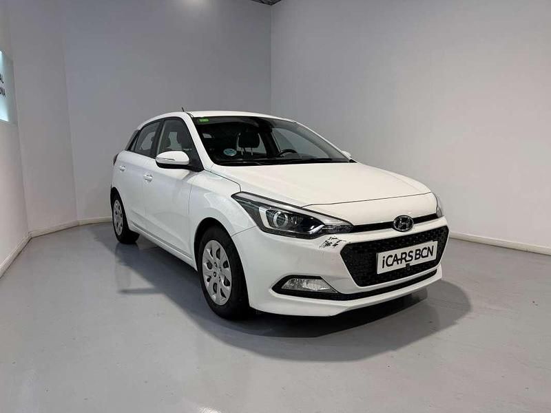 Usado Hyundai i20 84 CV (61 kW) 2018 Blanco Utilitario