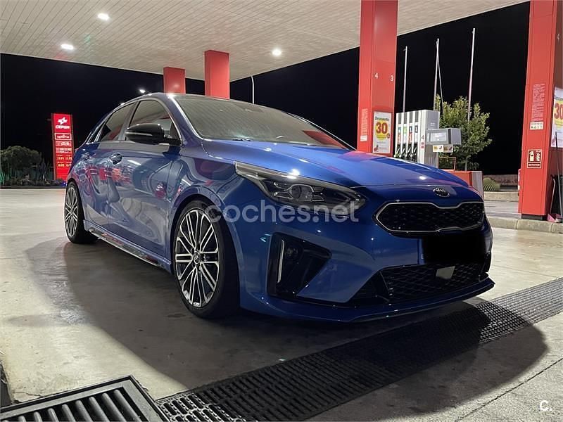 Usado Kia Ceed 140 CV (102 kW) 2019 Azul Utilitario