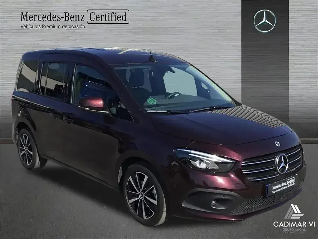 Usado Mercedes T180 116 CV (85 kW) 2024 Rojo Monovolumen