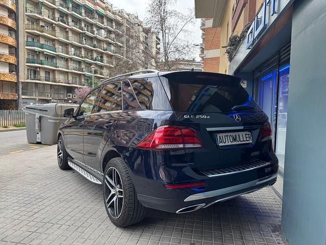 Usado Mercedes GLE250 AMG 204 CV (150 kW) 2016 Azul Monovolumen
