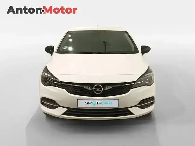 Usado Opel Astra Design & Tech 110 CV (80 kW) 2021 Blanco