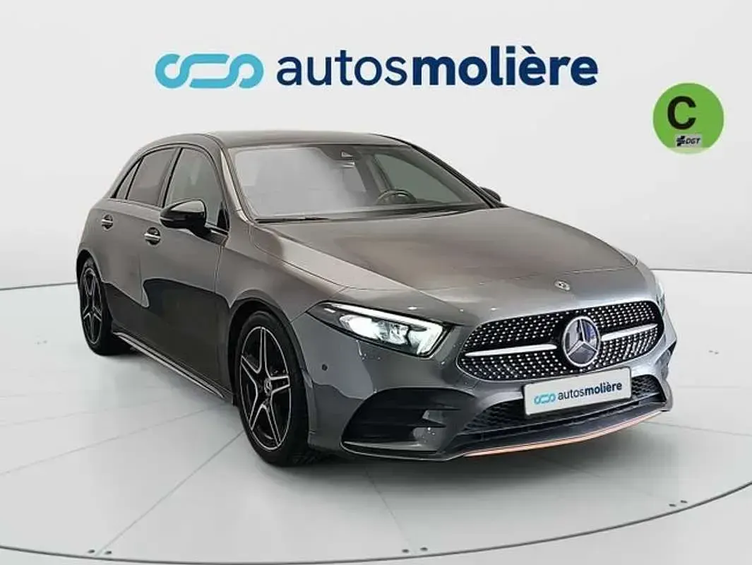 Käytetty Mercedes A180 136 HP (100 kW) 2019 Harmaa Viistoperä