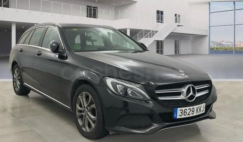 Usado Mercedes C220 194 CV (142 kW) 2018 Negro Familiar