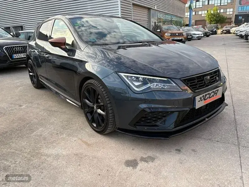 Usado Seat Leon FR 149 CV (109 kW) 2020 Varios colores Berlina