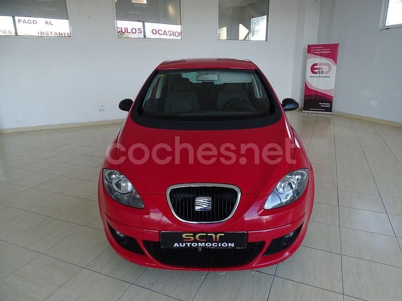 Rojo Usado 2006 Seat Altea Reference Monovolumen | 5400 € (Precio justo) - Imagen 1/4