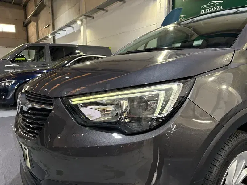 Usado Opel Crossland X Edition 81 CV (59 kW) 2020 Gris / plata SUV