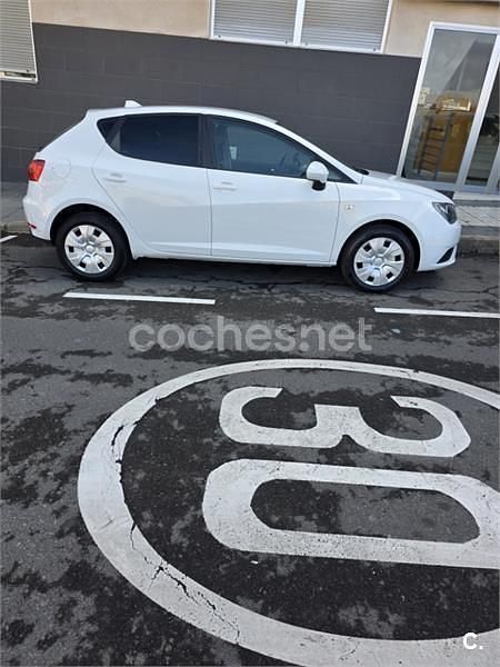 Usado Seat Ibiza Reference 90 CV (66 kW) 2016 Blanco Berlina