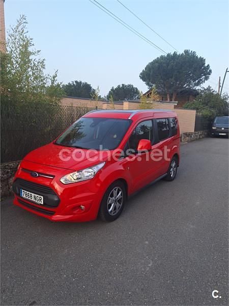 Usado Ford Tourneo Connect Titanium 120 CV (88 kW) 2016 Rojo Monovolumen