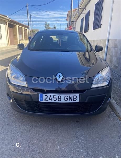Negro Usado 2009 Renault Mégane III Dynamique Berlina | 3399 € (Precio justo) - Imagen 1/4