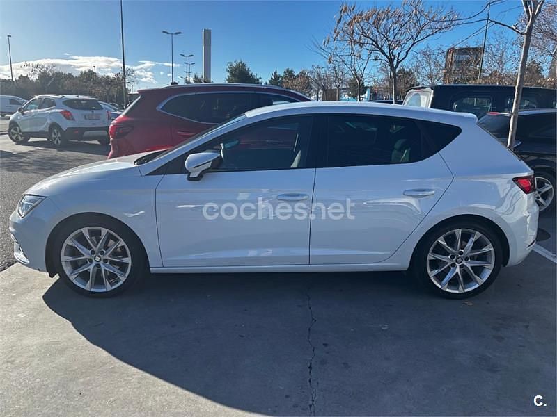 Usado Seat Leon FR 150 CV (110 kW) 2019 Blanco Berlina