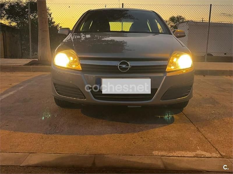Azul Usado 2006 Opel Astra Enjoy Berlina | 4850 € (Precio justo) - Imagen 1/4