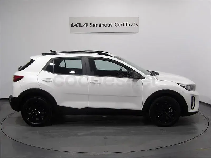 Usado Kia Stonic 100 CV (73 kW) 2024 Blanco SUV