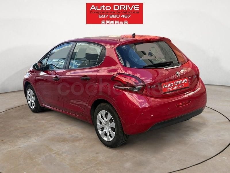 Usado Peugeot 208 Access 68 CV (50 kW) 2016 Granate Utilitario