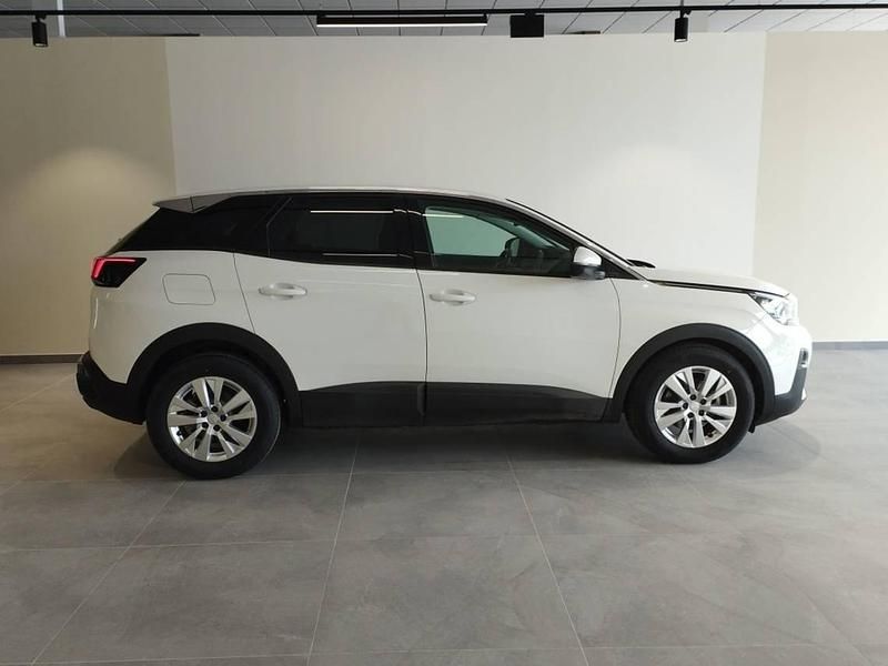 Usado Peugeot 3008 Active 130 CV (95 kW) 2018 Blanco SUV