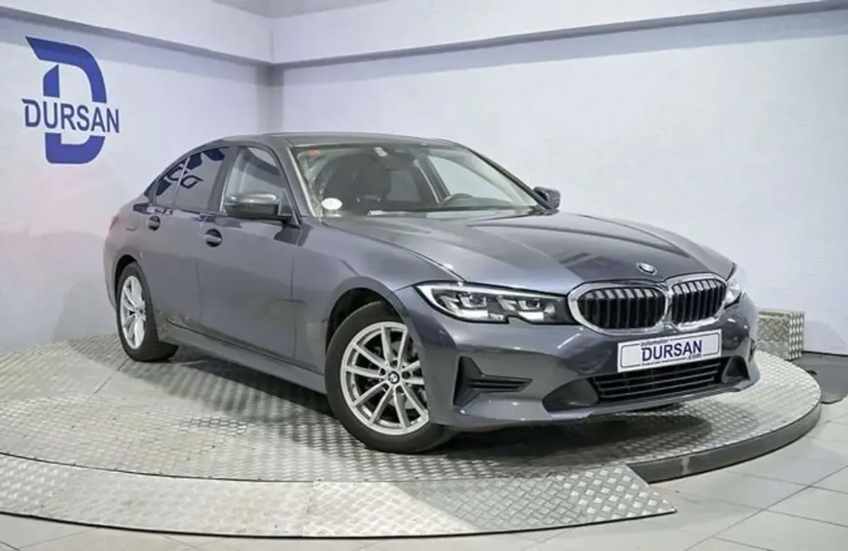 Usado BMW 318 Comfort Edition 150 CV (110 kW) 2019 Gris Berlina