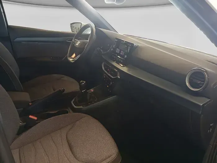 Usado Seat Arona Xperience 115 CV (84 kW) 2025 Gris SUV