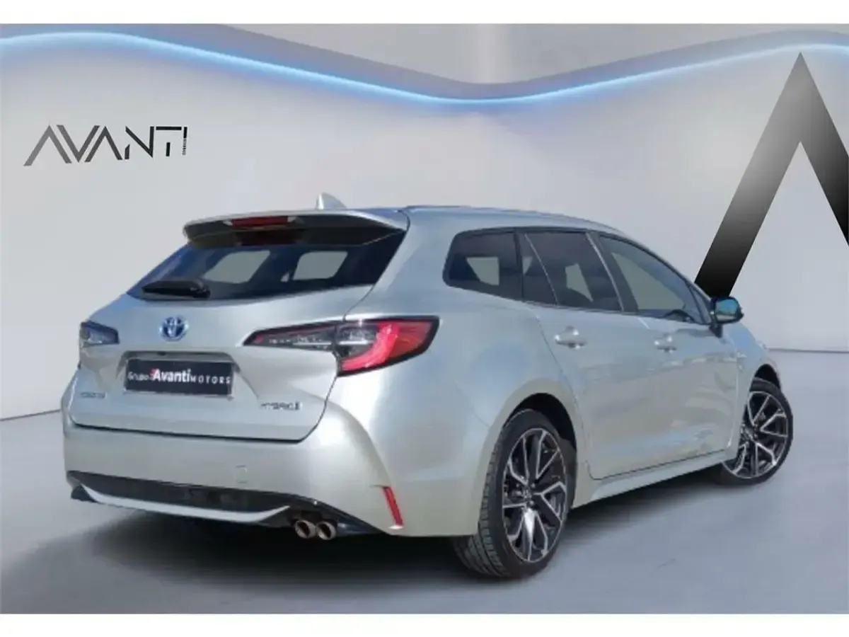 Usado Toyota Corolla Advance 180 CV (132 kW) 2019 Plata Familiar