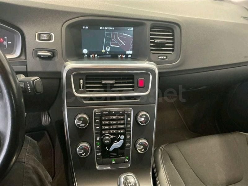 Usado Volvo S60 Momentum 136 CV (100 kW) 2015 Negro Berlina