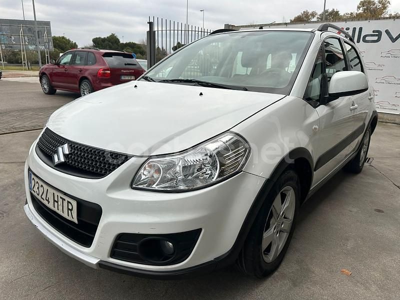 Usado Suzuki SX4 GLX 120 CV (88 kW) 2013 Blanco SUV