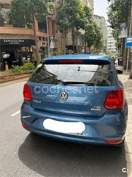 Usado VW Polo Advance 90 CV (66 kW) 2016 Azul Berlina