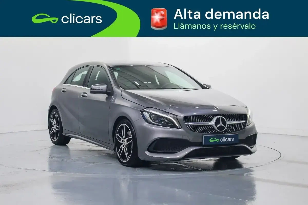Usado Mercedes A180 136 CV (100 kW) 2017 Gris Utilitario